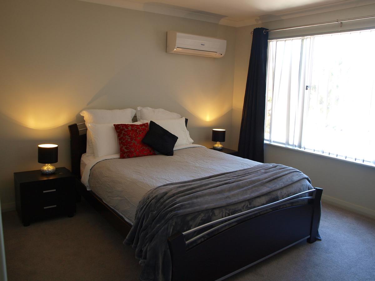  Lightning Ridge Tourism