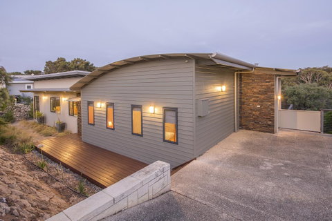 12/26 Yallingup Beach Road - Lightning Ridge Tourism 1