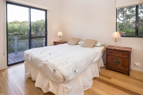 12/26 Yallingup Beach Road - Lightning Ridge Tourism 7