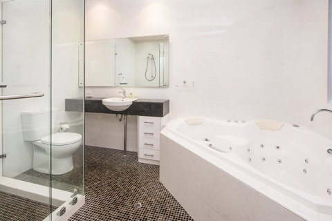 12/26 Yallingup Beach Road - Lightning Ridge Tourism 5