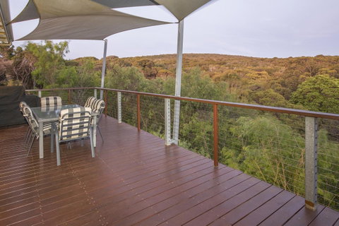 12/26 Yallingup Beach Road - Lightning Ridge Tourism 16
