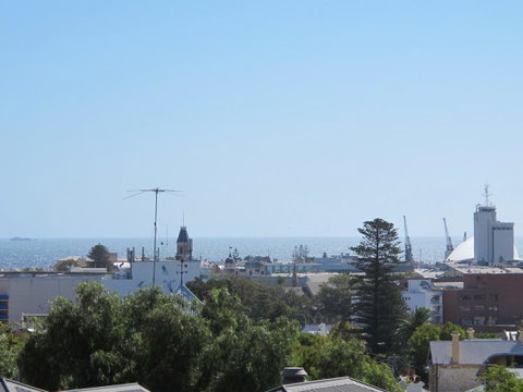 Studio 305 - Lightning Ridge Tourism 11