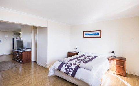 Studio 305 - Lightning Ridge Tourism 1