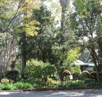 Two sisters Chalets - Lightning Ridge Tourism