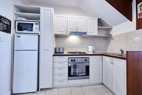 Fremantle Townhouse Unit 4 - Lightning Ridge Tourism 8