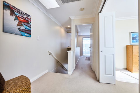 Fremantle Townhouse Unit 4 - Lightning Ridge Tourism 10