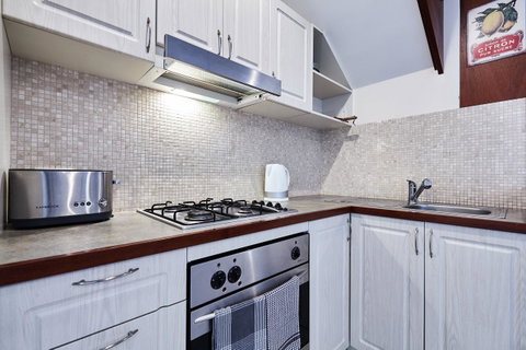 Fremantle Townhouse Unit 4 - Lightning Ridge Tourism 7