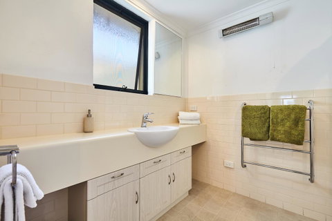 Fremantle Townhouse Unit 4 - Lightning Ridge Tourism 11
