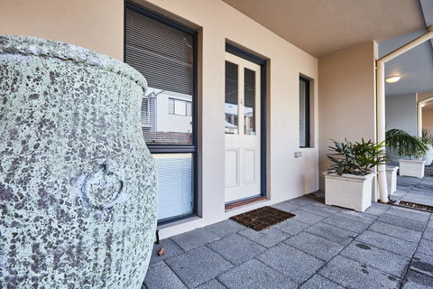 Fremantle Townhouse Unit 4 - Lightning Ridge Tourism 3