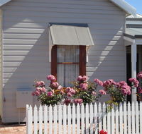 Bluebird Cottage - Lightning Ridge Tourism