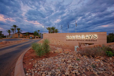 Mantarays Ningaloo Beach Resort - Lightning Ridge Tourism 1
