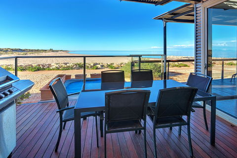 Mantarays Ningaloo Beach Resort - Lightning Ridge Tourism 6