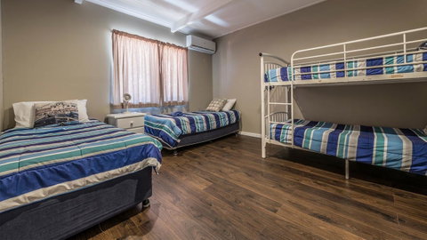 Kalbarri Sunset Villa - Lightning Ridge Tourism 3