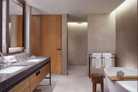 The Ritz-Carlton, Perth - Lightning Ridge Tourism 8