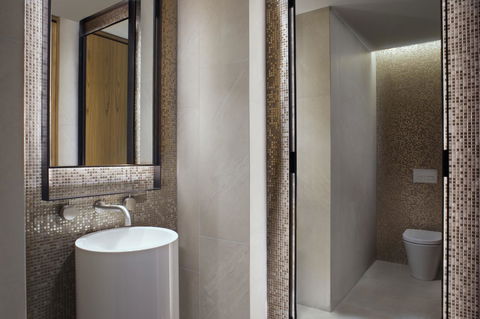 The Ritz-Carlton, Perth - Lightning Ridge Tourism 9