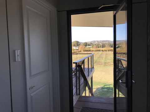 Lot113 Vineyard Accommodation - Lightning Ridge Tourism 1