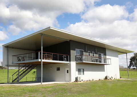 Lot113 Vineyard Accommodation - Lightning Ridge Tourism 0