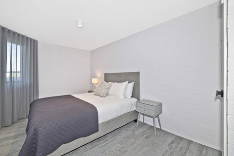 Atrium Hotel Mandurah - Lightning Ridge Tourism 35