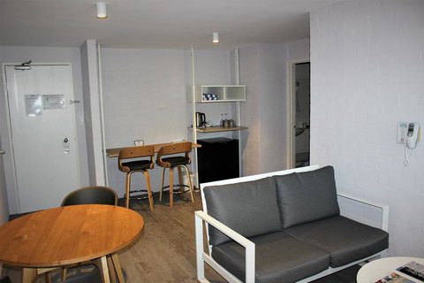 Atrium Hotel Mandurah - Lightning Ridge Tourism 12