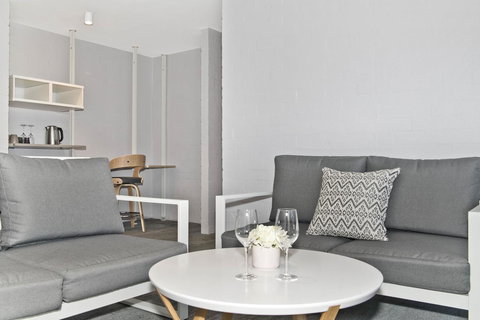 Atrium Hotel Mandurah - Lightning Ridge Tourism 22