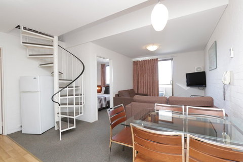 Atrium Hotel Mandurah - Lightning Ridge Tourism 21