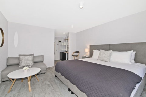 Atrium Hotel Mandurah - Lightning Ridge Tourism 16