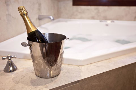 Caves House Hotel & Apartments Yallingup - Lightning Ridge Tourism 1