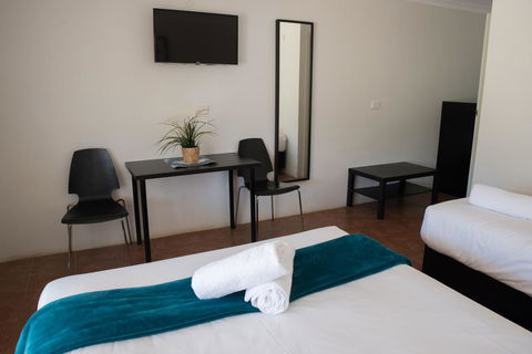 Jurien Bay Hotel Motel - Lightning Ridge Tourism 8