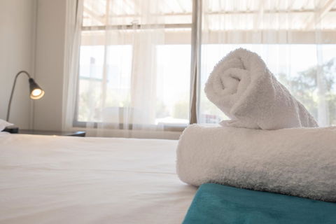 Jurien Bay Hotel Motel - Lightning Ridge Tourism 7