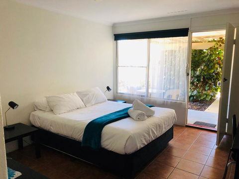 Jurien Bay Hotel Motel - Lightning Ridge Tourism 16