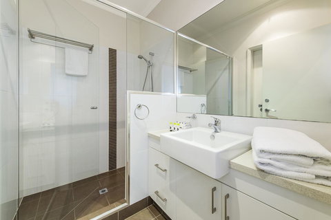 Dolphin Quay Apartments - Lightning Ridge Tourism 42