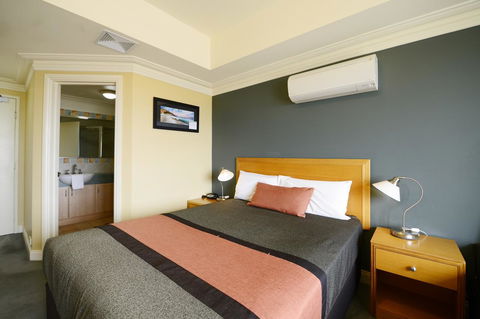 The Jetty Resort - Lightning Ridge Tourism 32