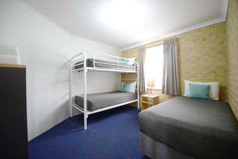 The Jetty Resort - Lightning Ridge Tourism 42