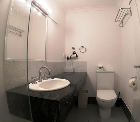 Criterion Hotel Perth - Lightning Ridge Tourism 7