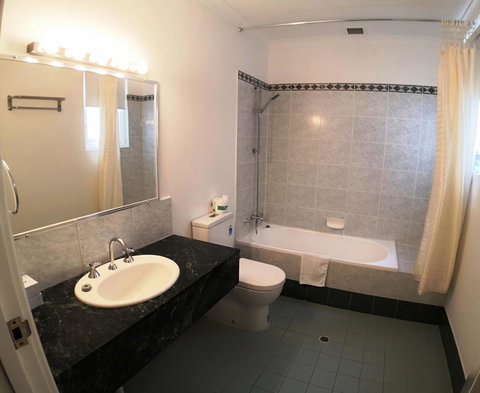 Criterion Hotel Perth - Lightning Ridge Tourism 27