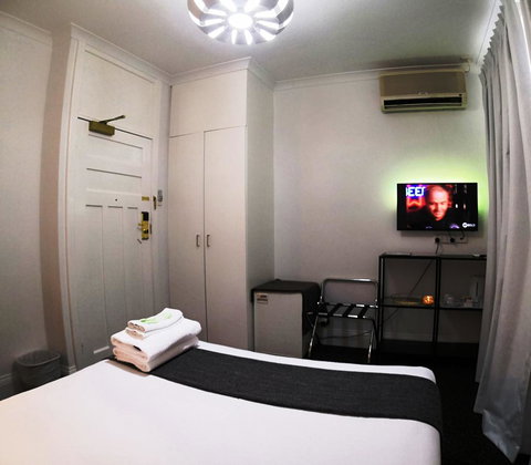 Criterion Hotel Perth - Lightning Ridge Tourism 9