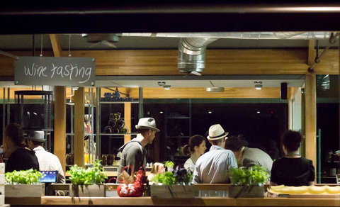 Sienna Lodge - Lightning Ridge Tourism 26