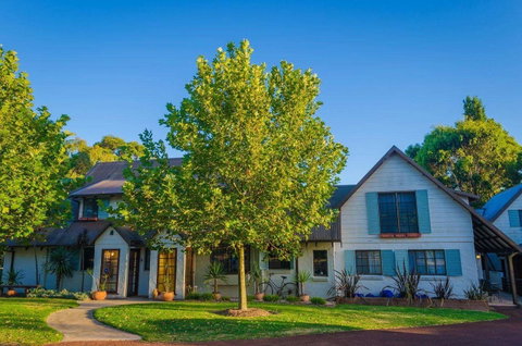 Sienna Lodge - Lightning Ridge Tourism 25