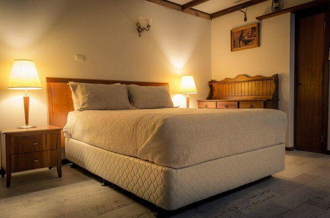 Sienna Lodge - Lightning Ridge Tourism 22