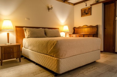 Sienna Lodge - Lightning Ridge Tourism 4