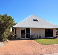 Osprey Holiday Village Unit 103/1 Bed - Perfect short stay apartment with King size bed - Lightning Ridge Tourism