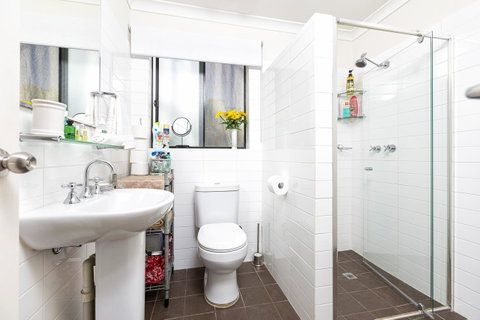 Como Executive Apartment - Lightning Ridge Tourism 15