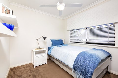 Como Executive Apartment - Lightning Ridge Tourism 12