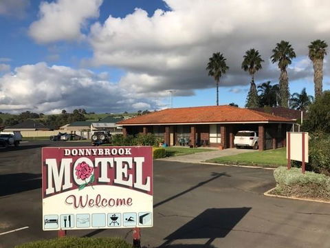 Donnybrook Motel - Lightning Ridge Tourism 2
