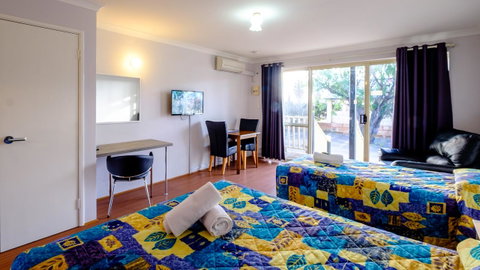 Australind Tourist Park - Lightning Ridge Tourism 22