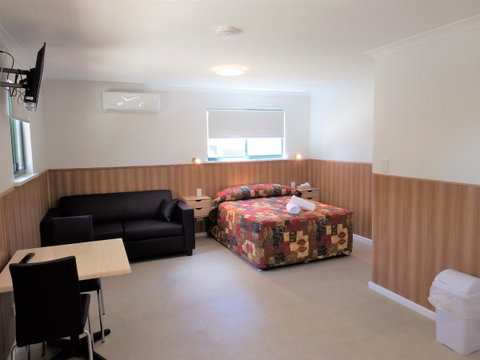 Australind Tourist Park - Lightning Ridge Tourism 7