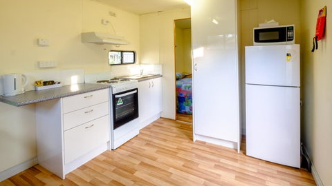 Australind Tourist Park - Lightning Ridge Tourism 25