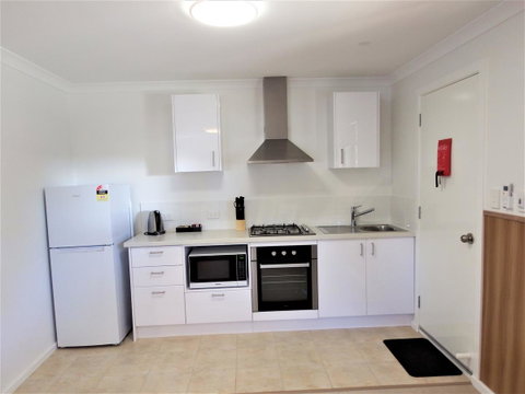 Australind Tourist Park - Lightning Ridge Tourism 10