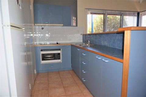 Osprey Holiday Village Unit 102 - Lightning Ridge Tourism 6