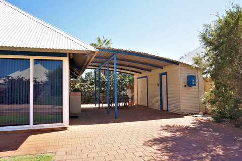 Osprey Holiday Village Unit 102 - Lightning Ridge Tourism 15